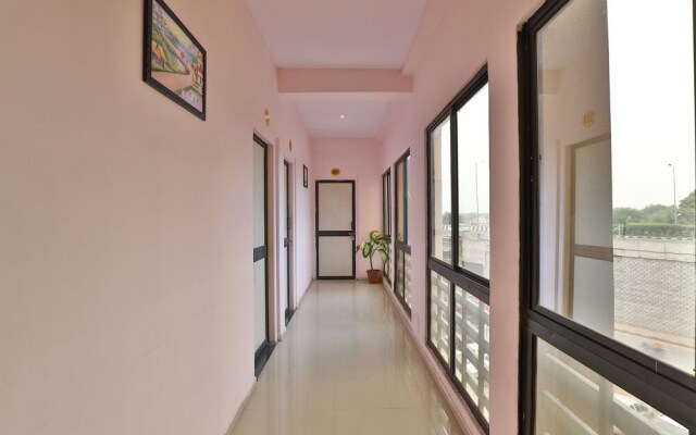 D K Guest House by OYO Rooms