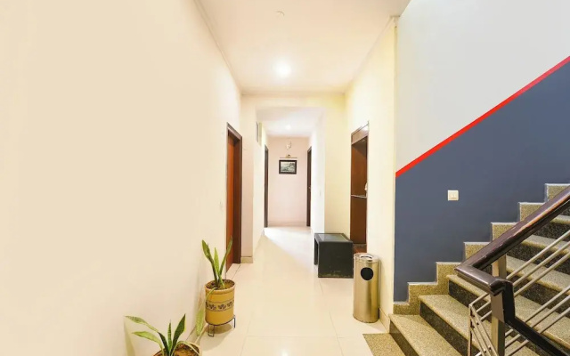 Fabhotel Pooja Residency
