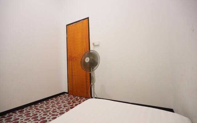 SPOT ON 93446 Penginapan Mak YesNearTaman Buluh Hang Tuah