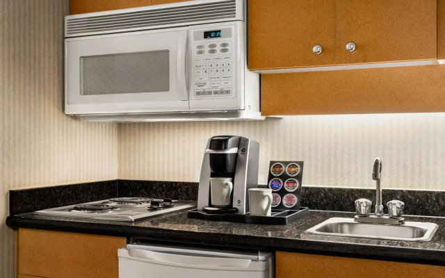 Holiday Inn Hotel & Suites North Vancouver by IHG