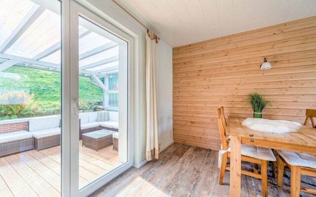 Spacious Apartment near Lake in Guntersberge