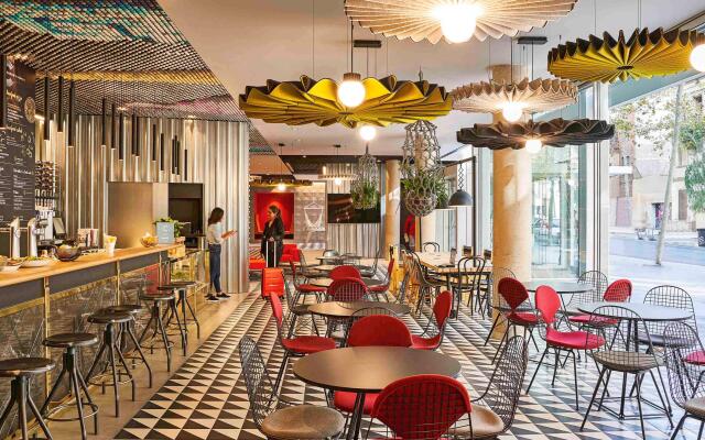 ibis Barcelona Pza Glories 22 Hotel
