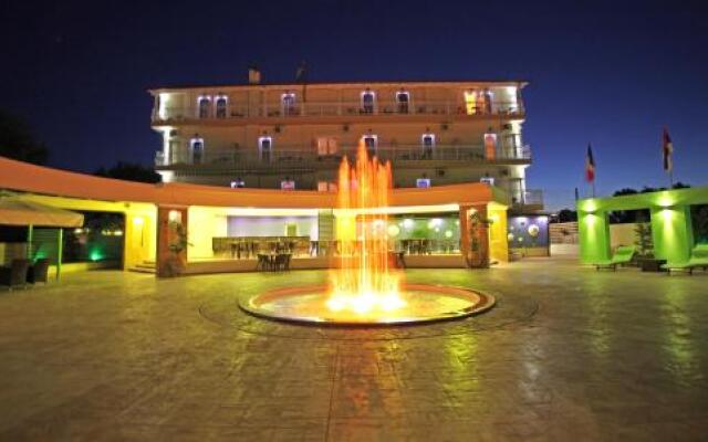 Dias Hotel