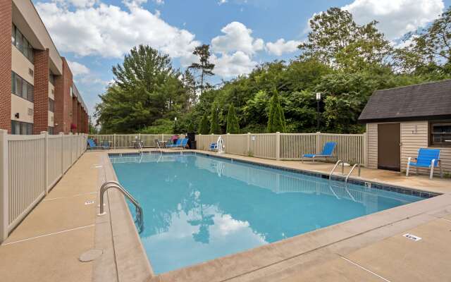 Best Western Plus Reading Inn & Suites