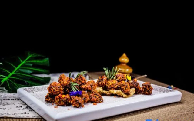 Huang He  International   Hotel