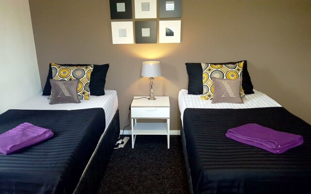 Dragon - Wellhall House 2 Bedroom Home