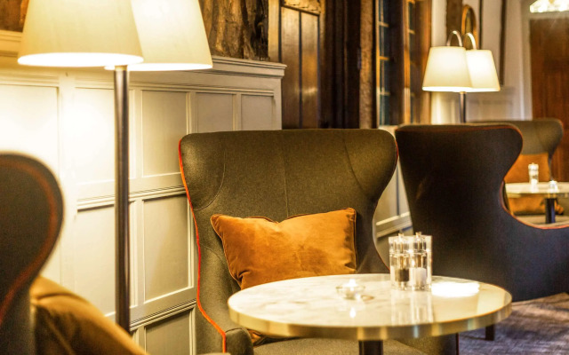 Bush Hotel Farnham