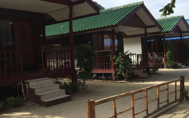 Phi Phi Nice Beach Resort