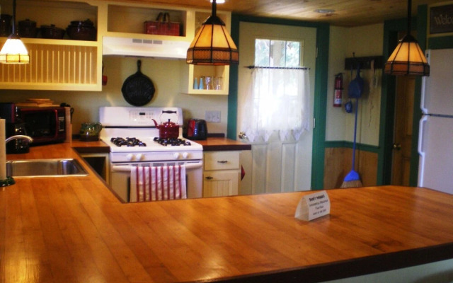 The Common Man Inn & Spa