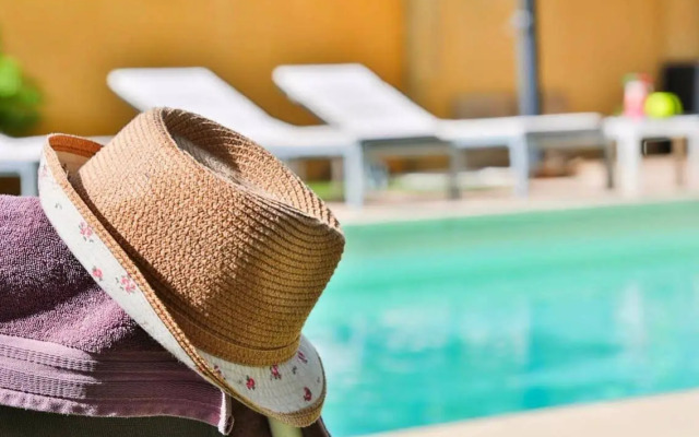 Logis Hôtel La Bastide de Grignan & Restaurant La Chênaie