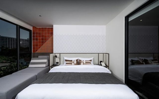 We Hotel Riverfront