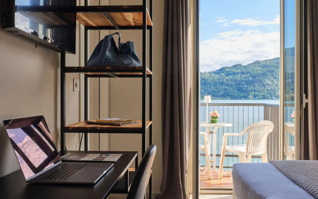 Hotel Carillon