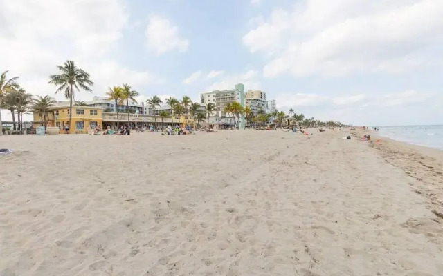 218 Studio Apt Hollywood Beach