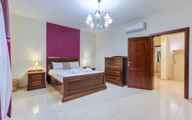 St James the Traditional 4-bed Townhouse Terrace