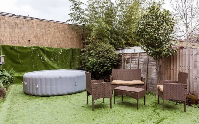 North Central London House/ Sleeps8/garden/wifi