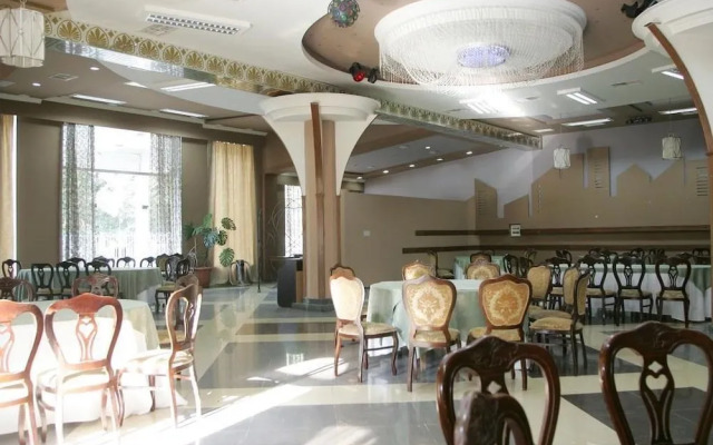 Hotel Eleon
