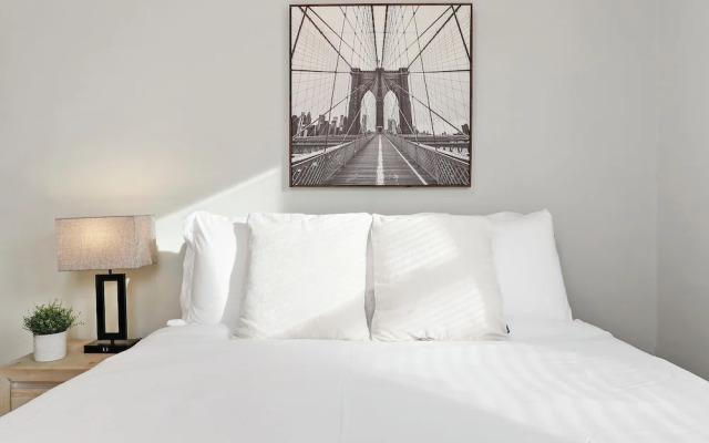 1BR Airy Apt- Barry 2