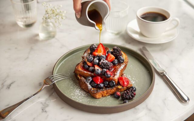 The Drayton Hotel Savannah, Curio Collection by Hilton