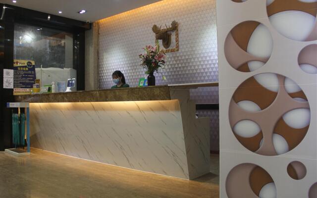 Pai Hotel Nanning Jiangnan Wanda Plaza Shizhulin Metro Station