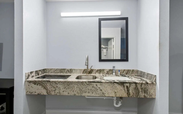 Americas Best Value Inn Gonzales