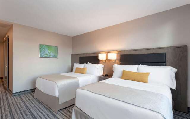Wyndham Garden Laguardia South