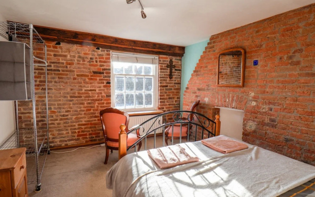 16 St. Sepulchre Street