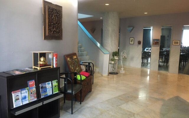 Narita Airport Samurai Hostel