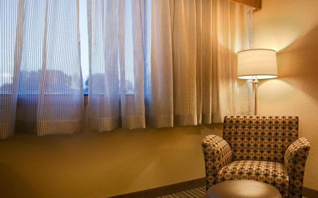 Best Western Plus Reading Inn & Suites