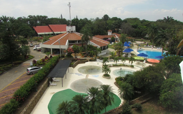 Lake House Resort