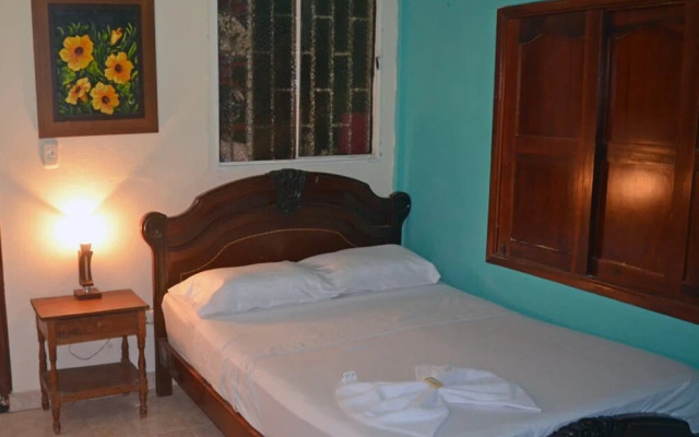 Mayleen Colonial Hotel
