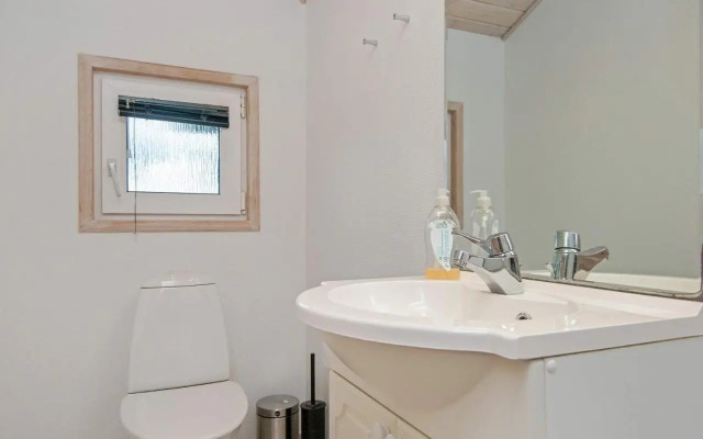 Three-Bedroom Holiday home in Hemmet 14