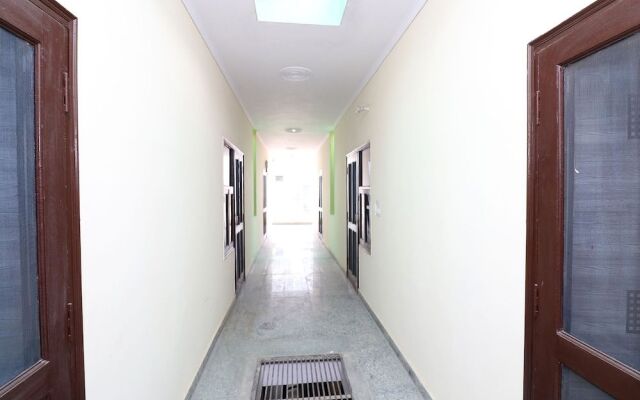 OYO 22917 Cgr Residency