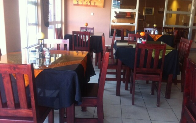 Cactus Inn