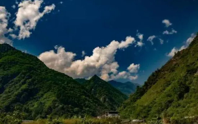 Wenchuan Longmen Inn