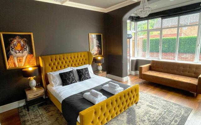 Selworthy - Luxury 3 Bedroom Apartment