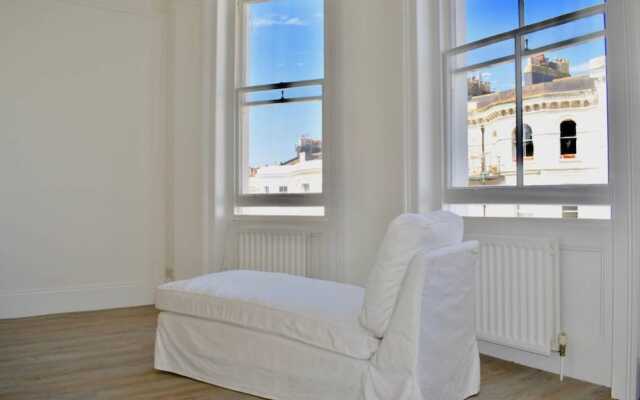 1 Bedroom Regency Flat Near Brighton Beach