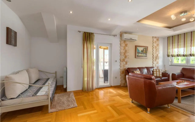 Apartment Zbandaj V