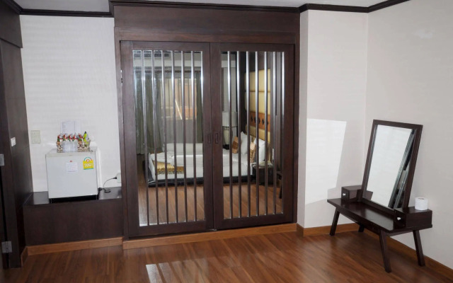 Ayutthaya Thanee Hotel