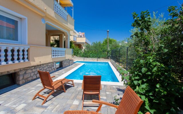 Apartmani Tina