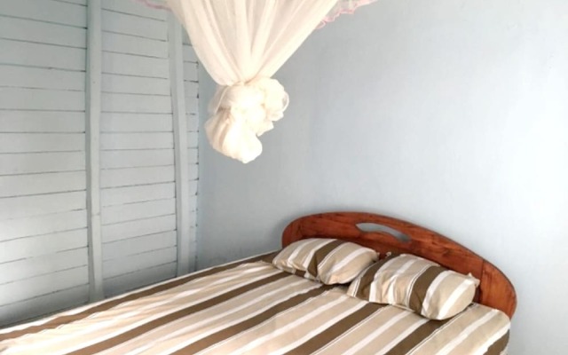 Apartment with 2 Bedrooms in Toamasina, with Terrace - 100 M From the Beach