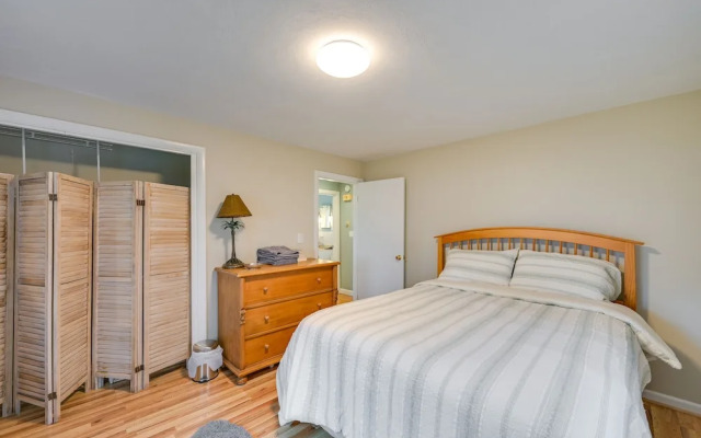 Marblehead Retreat w/ Sprawling Yard & Gas Grill!