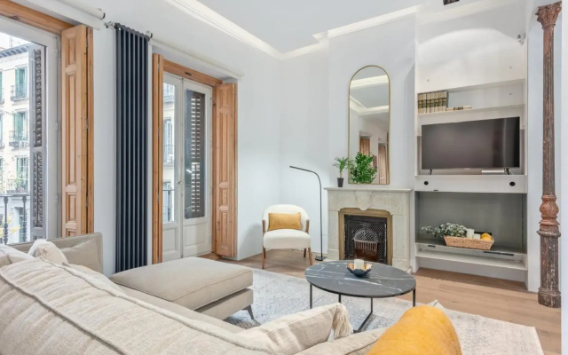 City Center modern apartment for 4 SANTA TERESA II