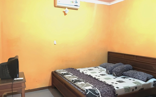 Hotel Alami near Alun-Alun Klaten by ZUZU