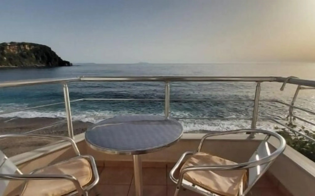 Magic Ionian Apartments & Rooms