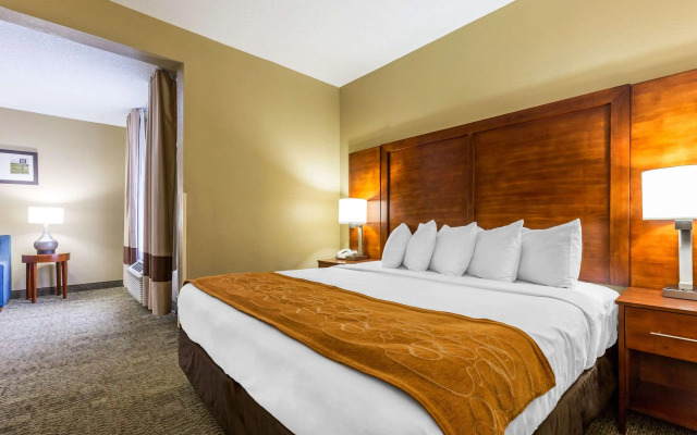 Comfort Suites near I-80 and I-94