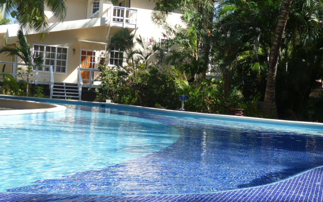 Paradise Beach Hotel & Resort