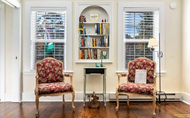 Nanas Hideaway 2 BDR Charmer!