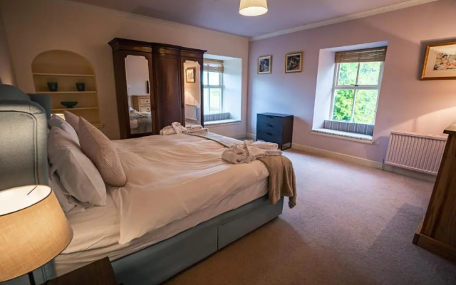 The Farmhouse, 6 Bed Property, Forres