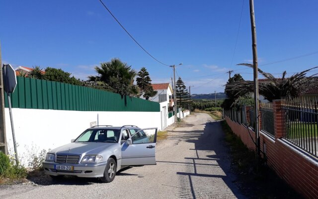 House With 3 Bedrooms in Encarnação, With Furnished Garden and Wifi