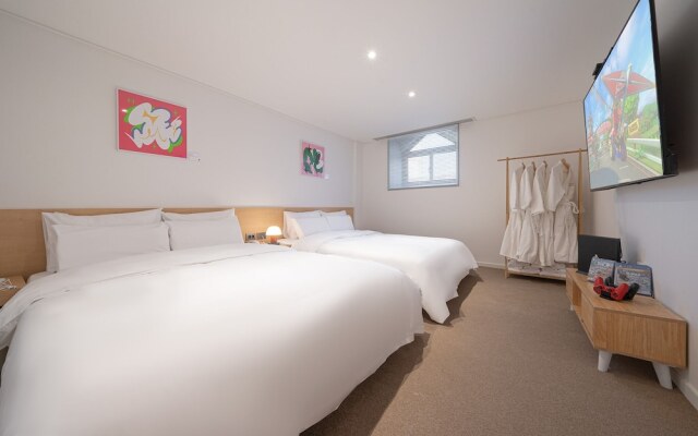 Aank Hotel Guri